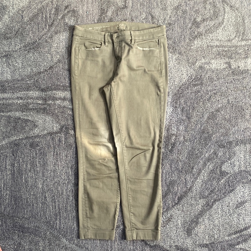 Loft (green) Modern Skinny Angle Jeans. Size 29/8.